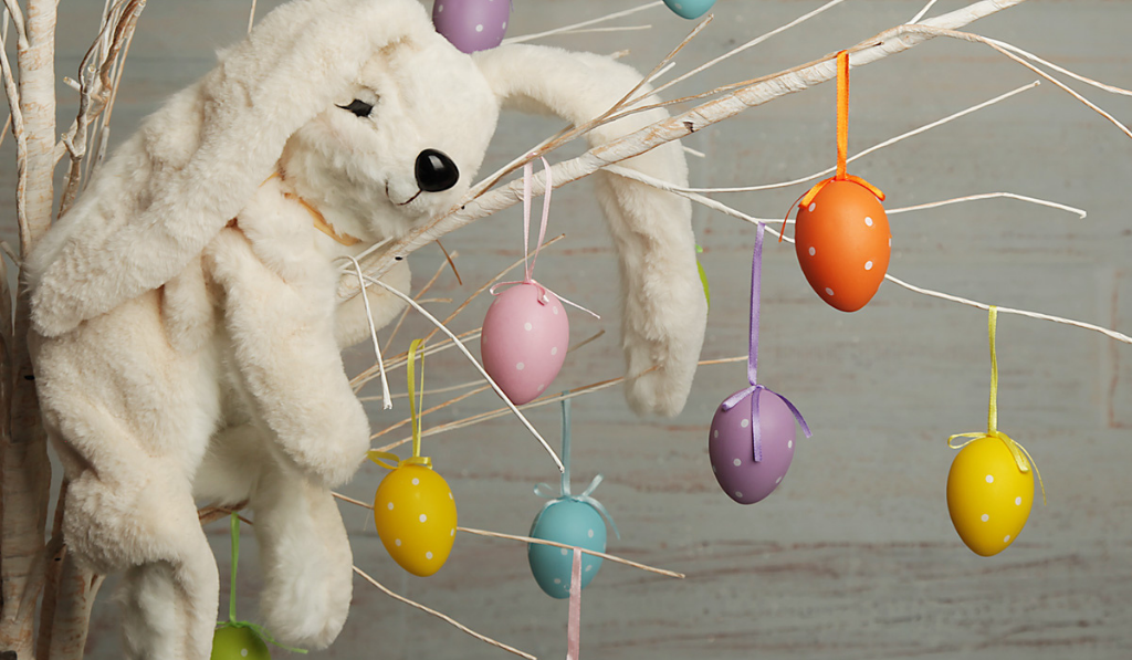 Transformational Home Décor From Christmas to Easter